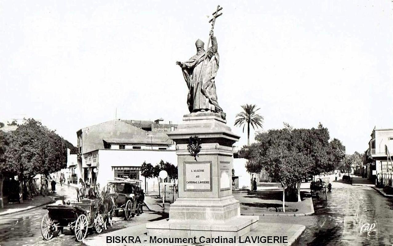 Biskra - Monument Cardinal Lavigerie.jpg